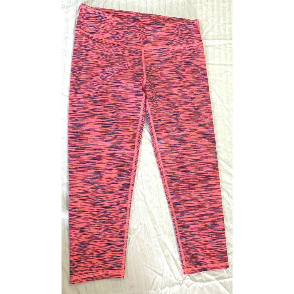 FABLETICS WOMENS ATHLETIC YOGA CAPRIS PANTS WAIST 28 IN